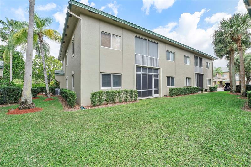 Image 22 of 28 For 7919 Exeter Blvd  102