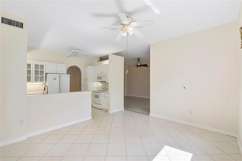 Image 9 of 28 For 7919 Exeter Blvd  102