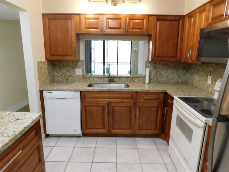 Image 10 of 40 For 11252 Taft St  11252