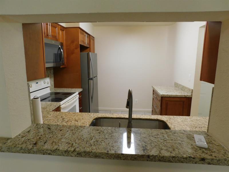 Image 12 of 40 For 11252 Taft St  11252