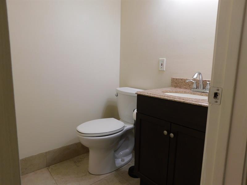 Image 13 of 40 For 11252 Taft St  11252