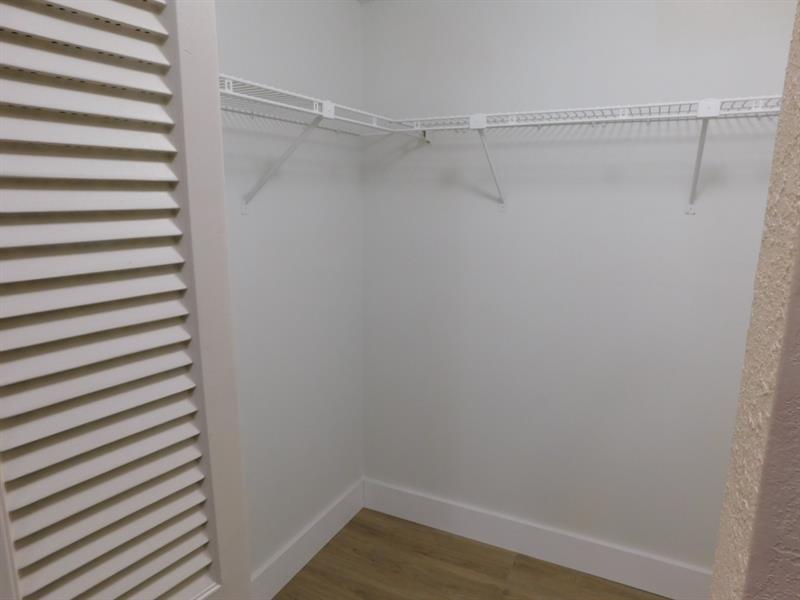 Image 18 of 40 For 11252 Taft St  11252