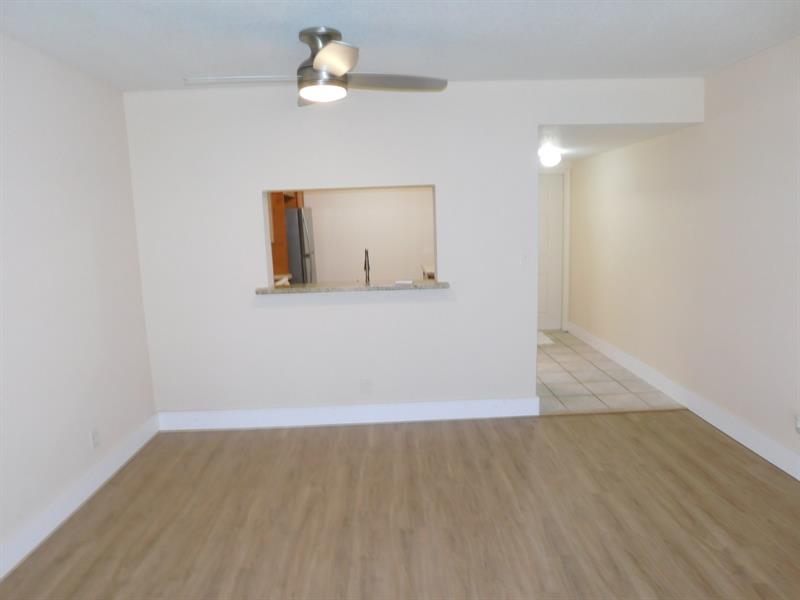 Image 38 of 40 For 11252 Taft St  11252