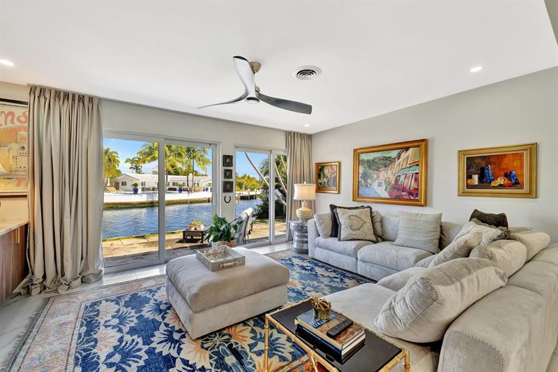 Image 19 of 44 For 1981 Coral Gardens Drive