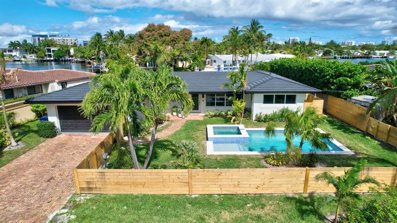 Image 7 of 44 For 1981 Coral Gardens Drive