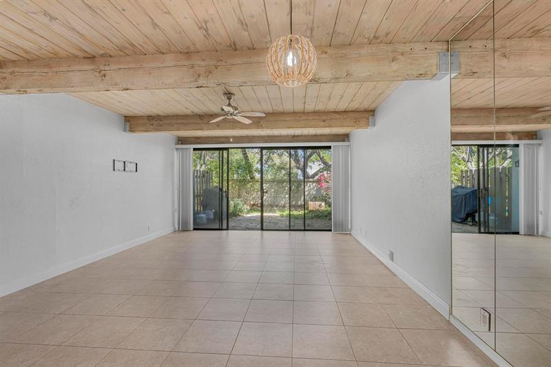 Image 12 of 32 For 4761 2nd Ave  310