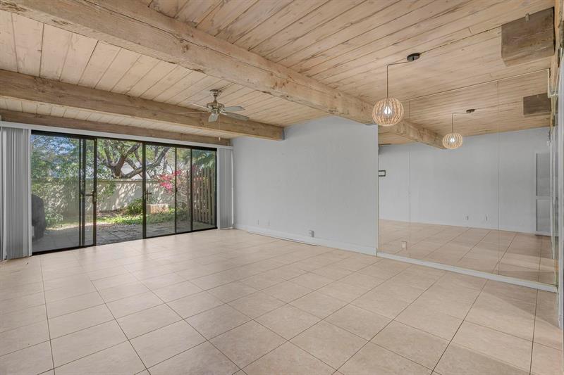 Image 13 of 32 For 4761 2nd Ave  310