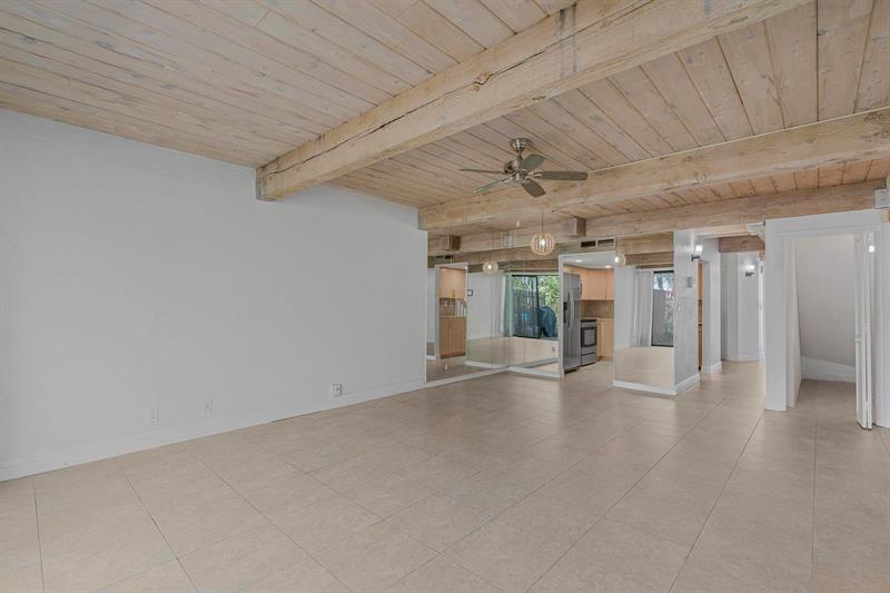 Image 14 of 32 For 4761 2nd Ave  310