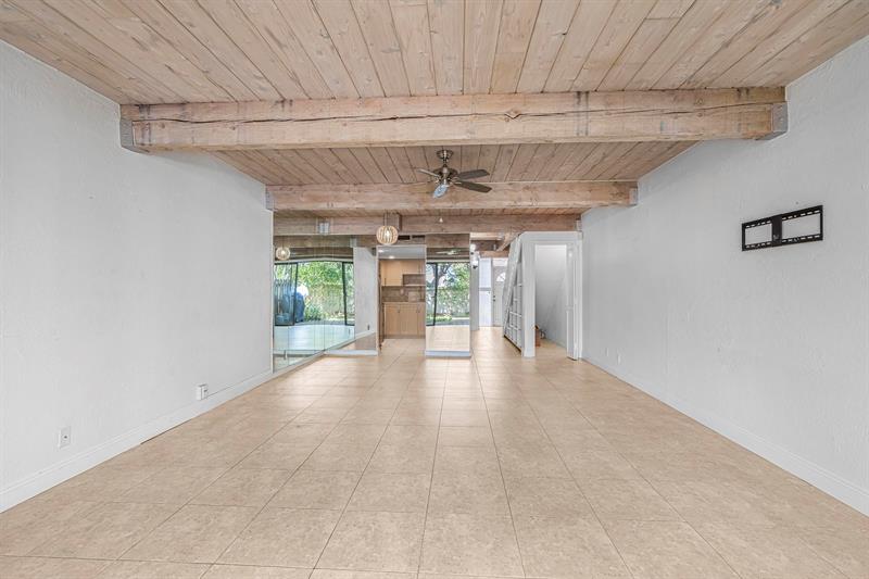 Image 15 of 32 For 4761 2nd Ave  310