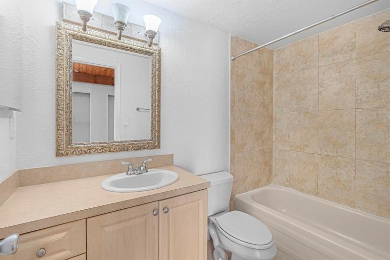 Image 26 of 32 For 4761 2nd Ave  310