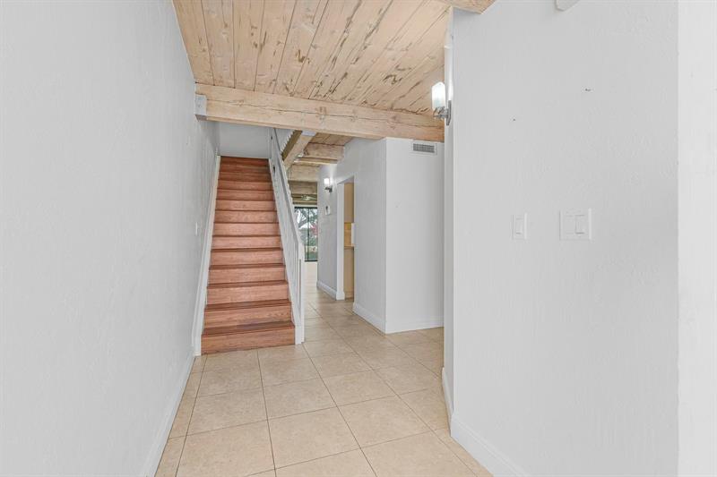 Image 4 of 32 For 4761 2nd Ave  310