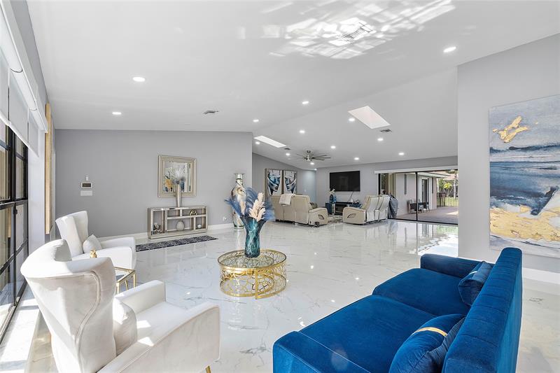 Image 11 of 51 For 8551 53rd Ct