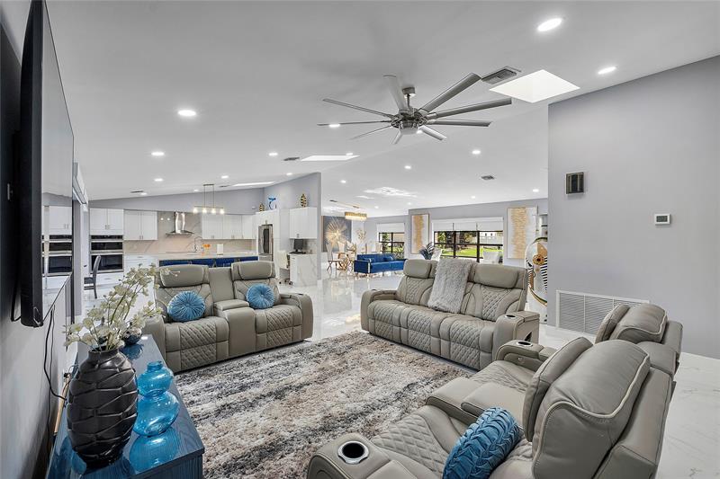 Image 15 of 51 For 8551 53rd Ct