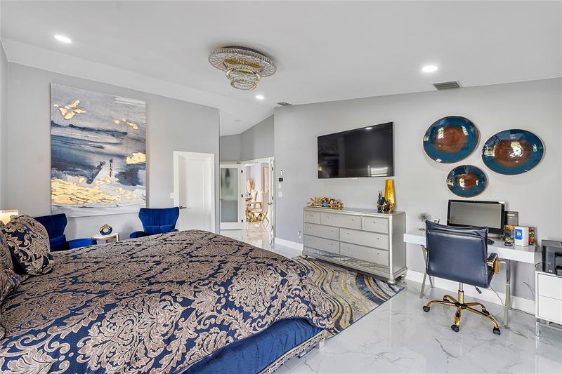 Image 18 of 51 For 8551 53rd Ct