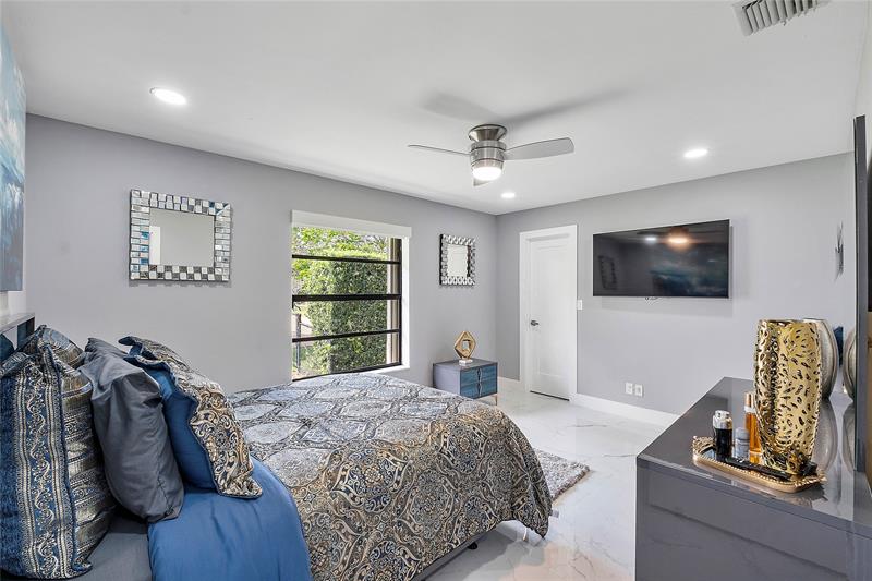 Image 34 of 51 For 8551 53rd Ct