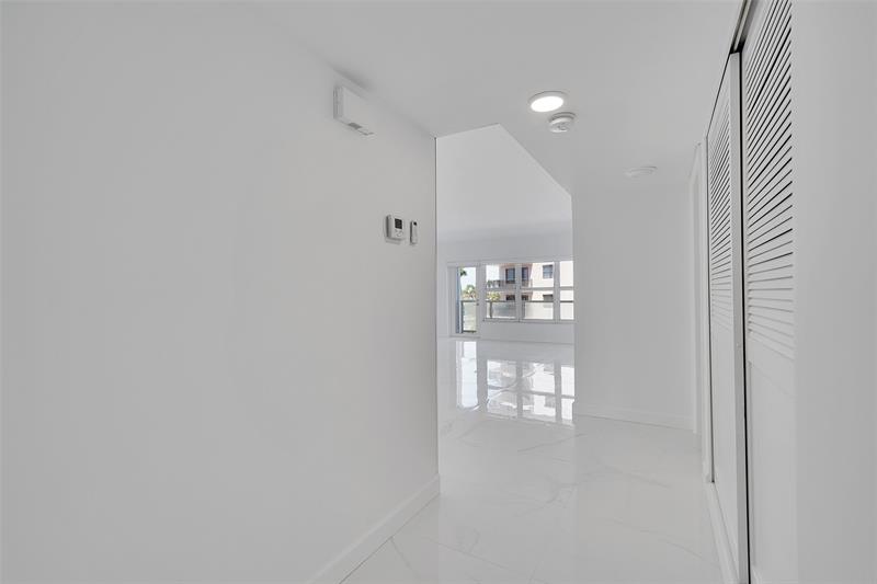 Image 15 of 78 For 3750 Galt Ocean Dr  309