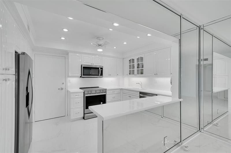 Image 16 of 78 For 3750 Galt Ocean Dr  309