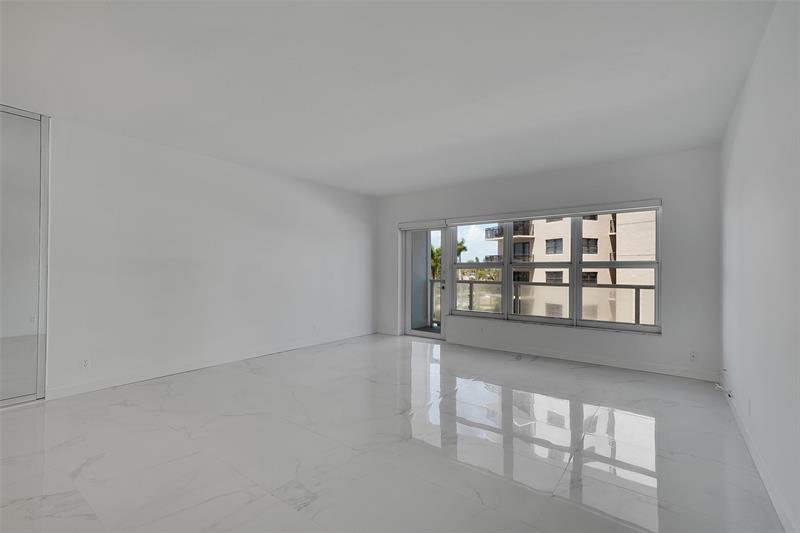 Image 18 of 78 For 3750 Galt Ocean Dr  309