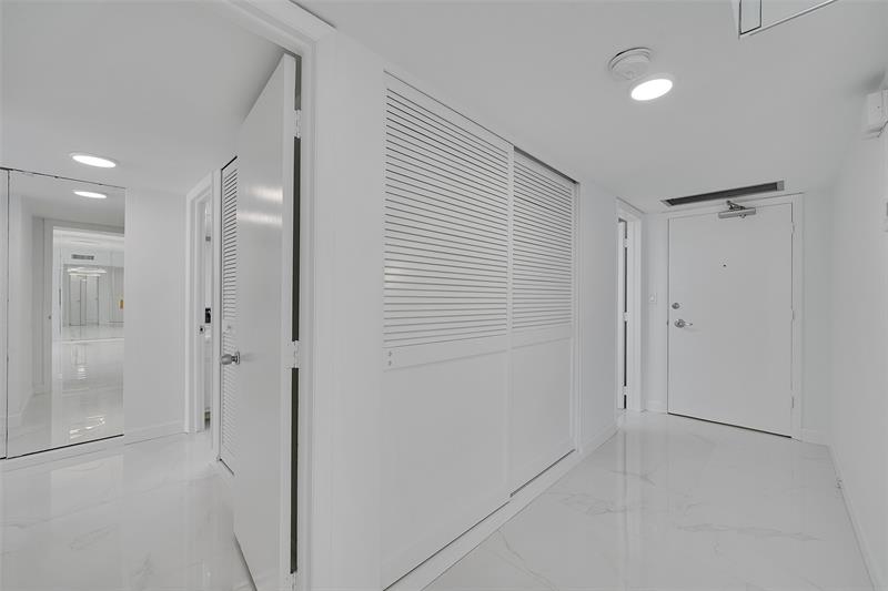 Image 20 of 78 For 3750 Galt Ocean Dr  309