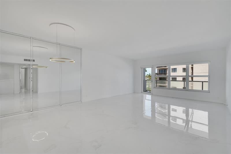 Image 21 of 78 For 3750 Galt Ocean Dr  309