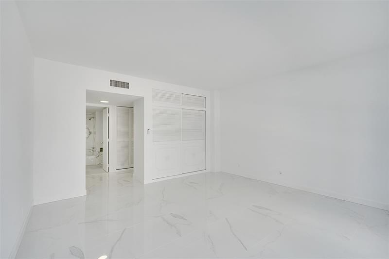 Image 27 of 78 For 3750 Galt Ocean Dr  309