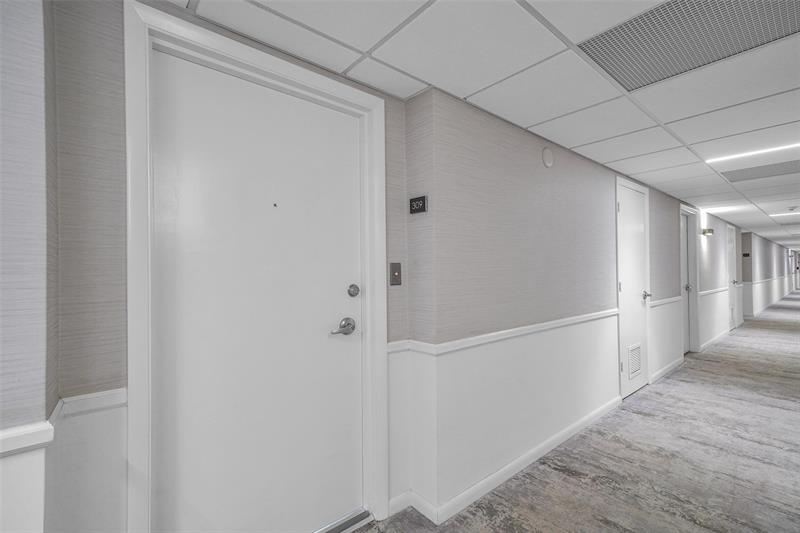 Image 33 of 78 For 3750 Galt Ocean Dr  309