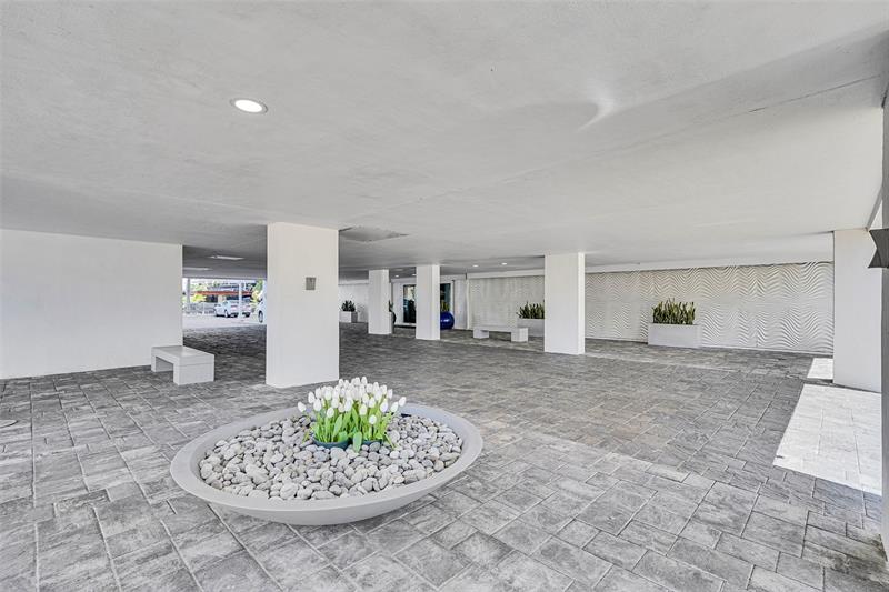 Image 36 of 78 For 3750 Galt Ocean Dr  309