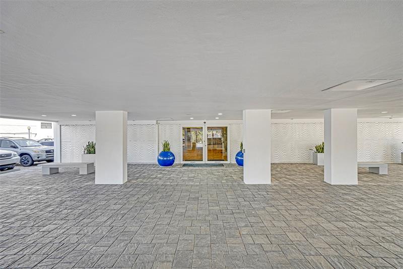 Image 37 of 78 For 3750 Galt Ocean Dr  309