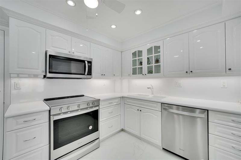 Image 5 of 78 For 3750 Galt Ocean Dr  309