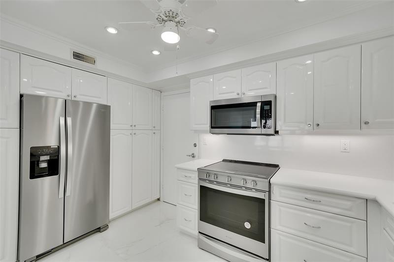 Image 6 of 78 For 3750 Galt Ocean Dr  309