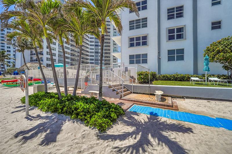 Image 62 of 78 For 3750 Galt Ocean Dr  309