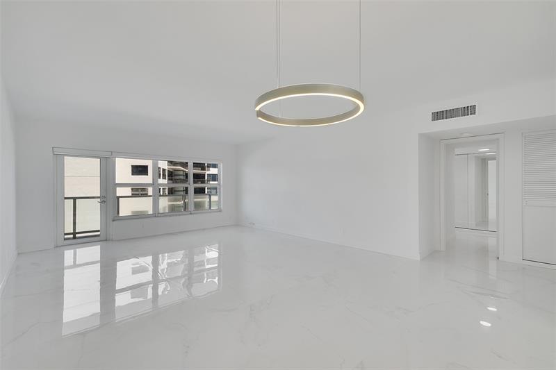 Image 8 of 78 For 3750 Galt Ocean Dr  309