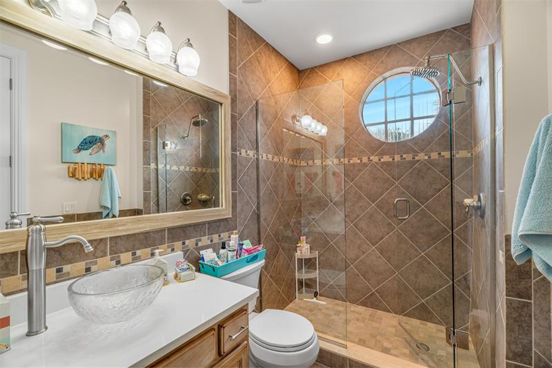 Image 32 of 51 For 1701 Gulfstream Ave  729