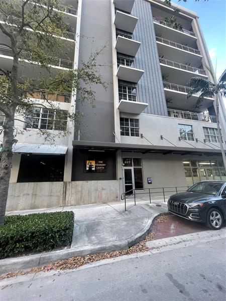 Image 3 of 3 For 411 1st Ave  404