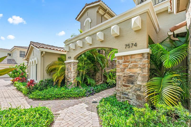 Image 3 of 58 For 7574 Old Thyme Ct  9d