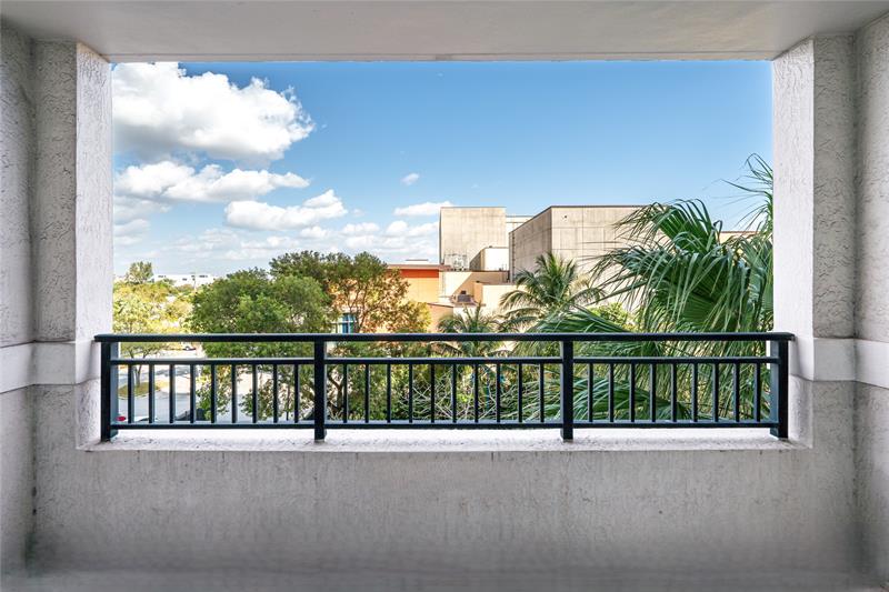 Image 10 of 48 For 610 Las Olas Blvd  415n
