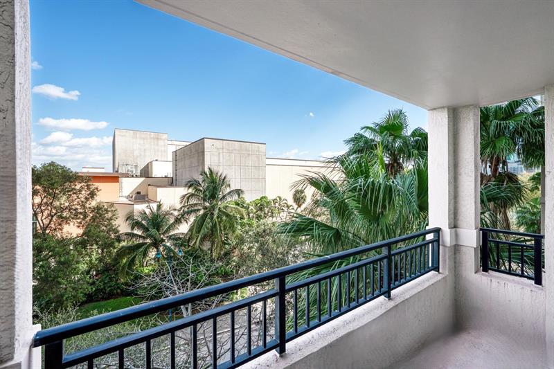 Image 11 of 48 For 610 Las Olas Blvd  415n