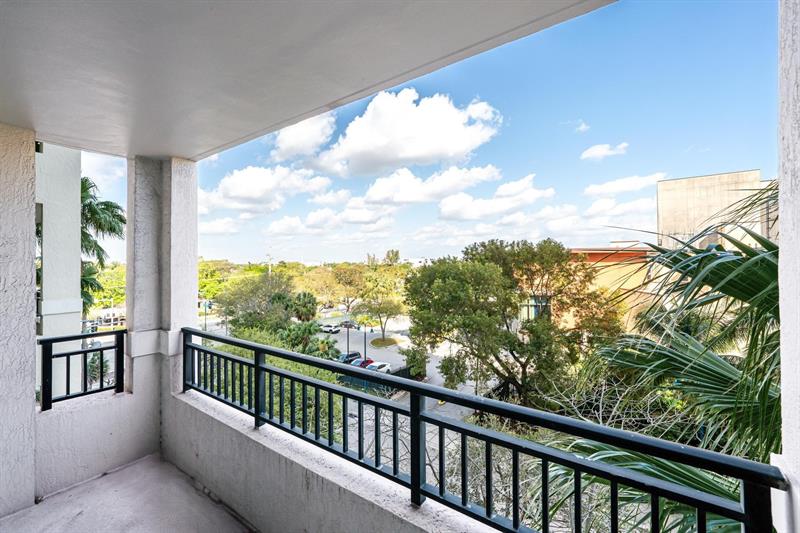 Image 12 of 48 For 610 Las Olas Blvd  415n
