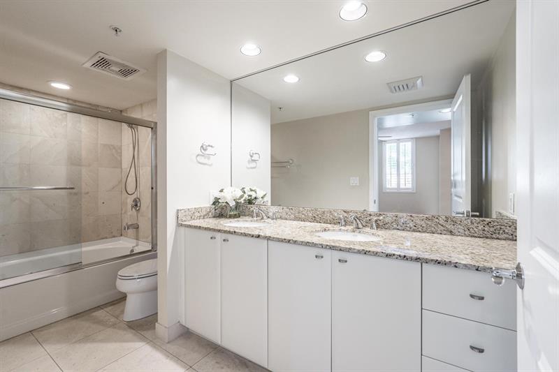 Image 15 of 48 For 610 Las Olas Blvd  415n