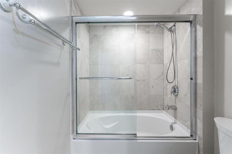Image 16 of 48 For 610 Las Olas Blvd  415n