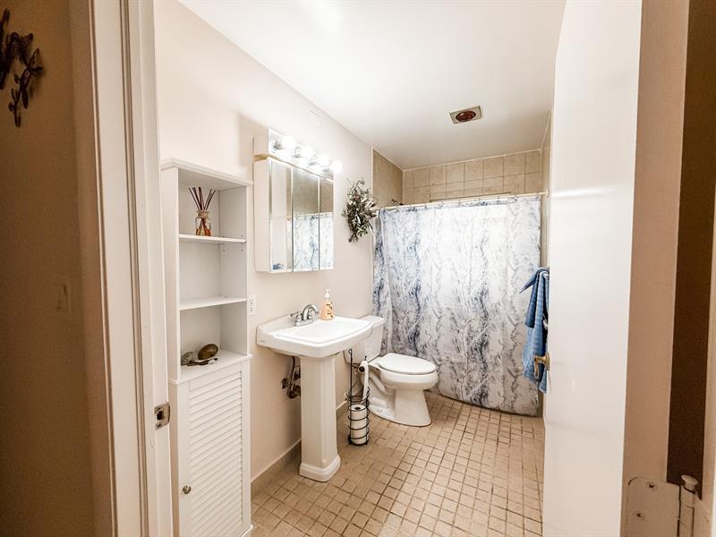 Image 23 of 32 For 6880 16th St