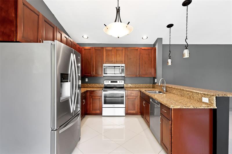 Image 17 of 30 For 6581 52nd St