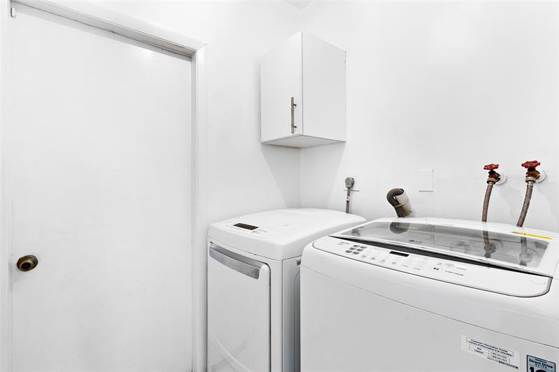 Image 21 of 30 For 6581 52nd St