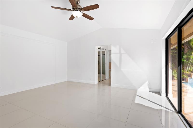 Image 22 of 30 For 6581 52nd St