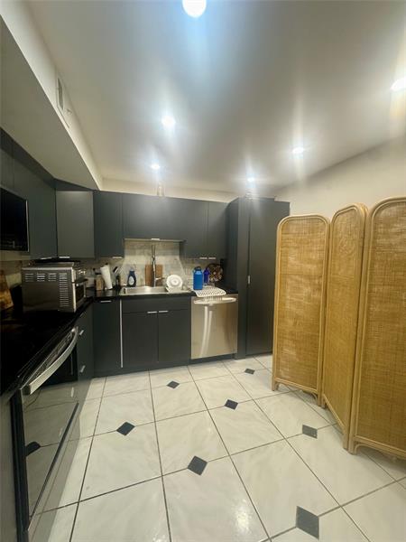 Details for 3113 Ocean Dr 209, Hallandale Beach, FL 33009