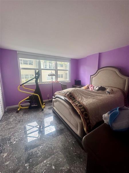 Image 6 of 10 For 3113 Ocean Dr  209