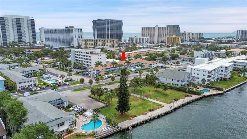 Image 12 of 51 For 1110 Riverside Dr  24