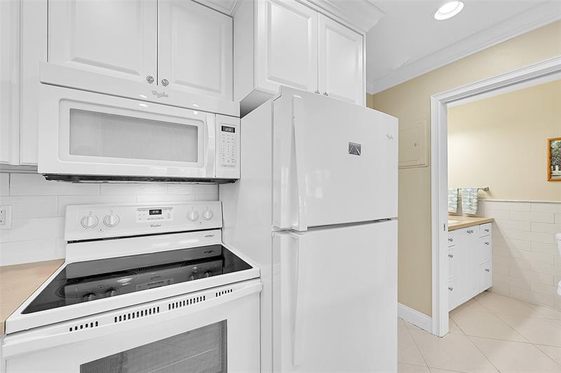 Image 32 of 51 For 1110 Riverside Dr  24