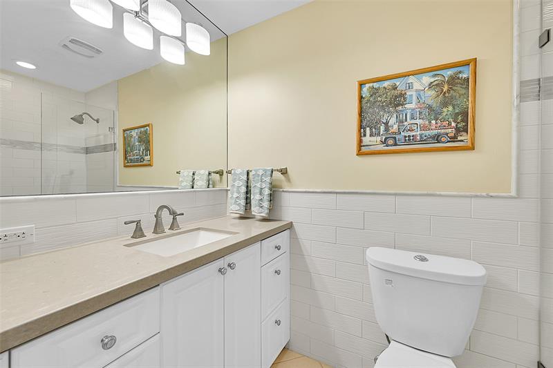 Image 34 of 51 For 1110 Riverside Dr  24