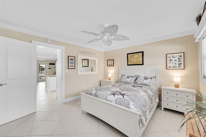 Image 36 of 51 For 1110 Riverside Dr  24